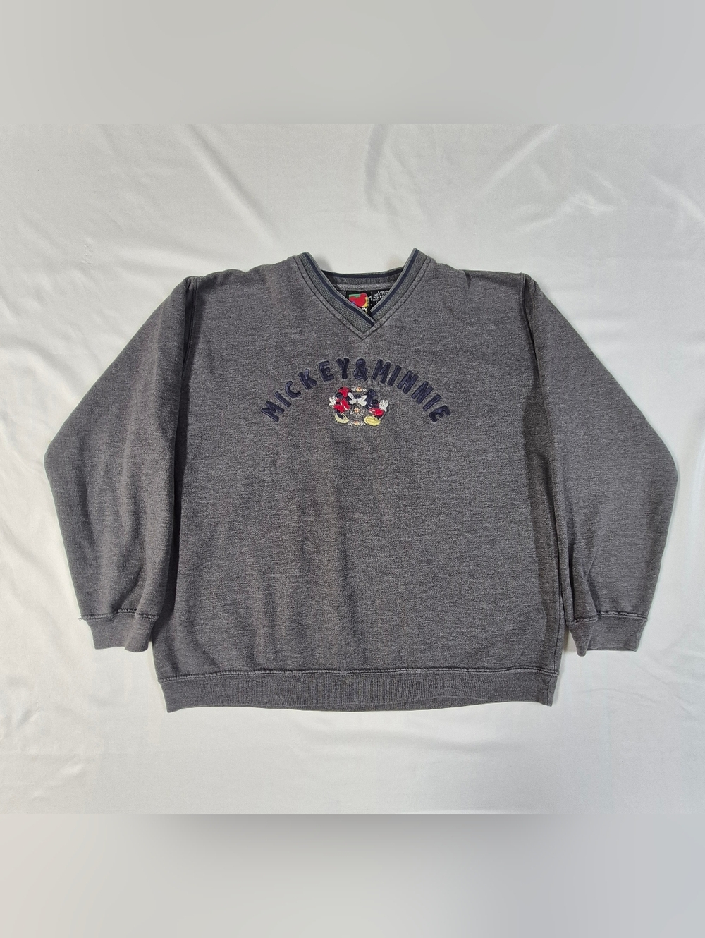 Vintage Embroidered Mickey And Minnie Mouse Kissing V-Neck Large Sweater